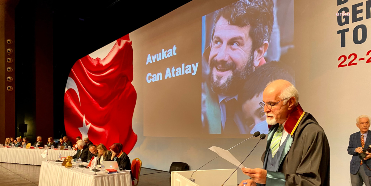 İstanbul Barosu seçimlerinde Can Atalay'ın konuşması: 'Ülkemiz bir alacakaranlığın içinde, daha da koyusunun tam kıyısındadır'