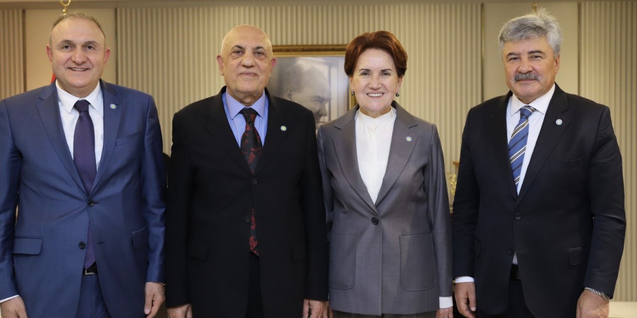 AKP'den İYİ Parti'ye bir geçiş daha: Rozetini Akşener taktı