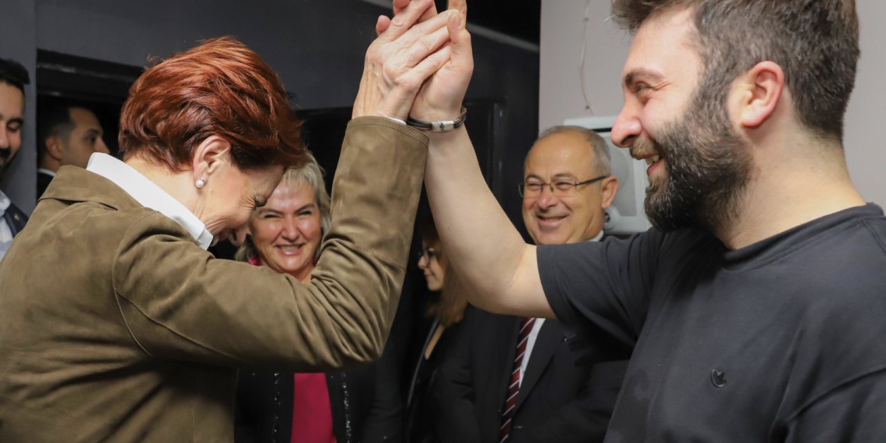 'Ne diyim Meral hanım?' demişti, Akşener o gösteriyi izlemeye gitti