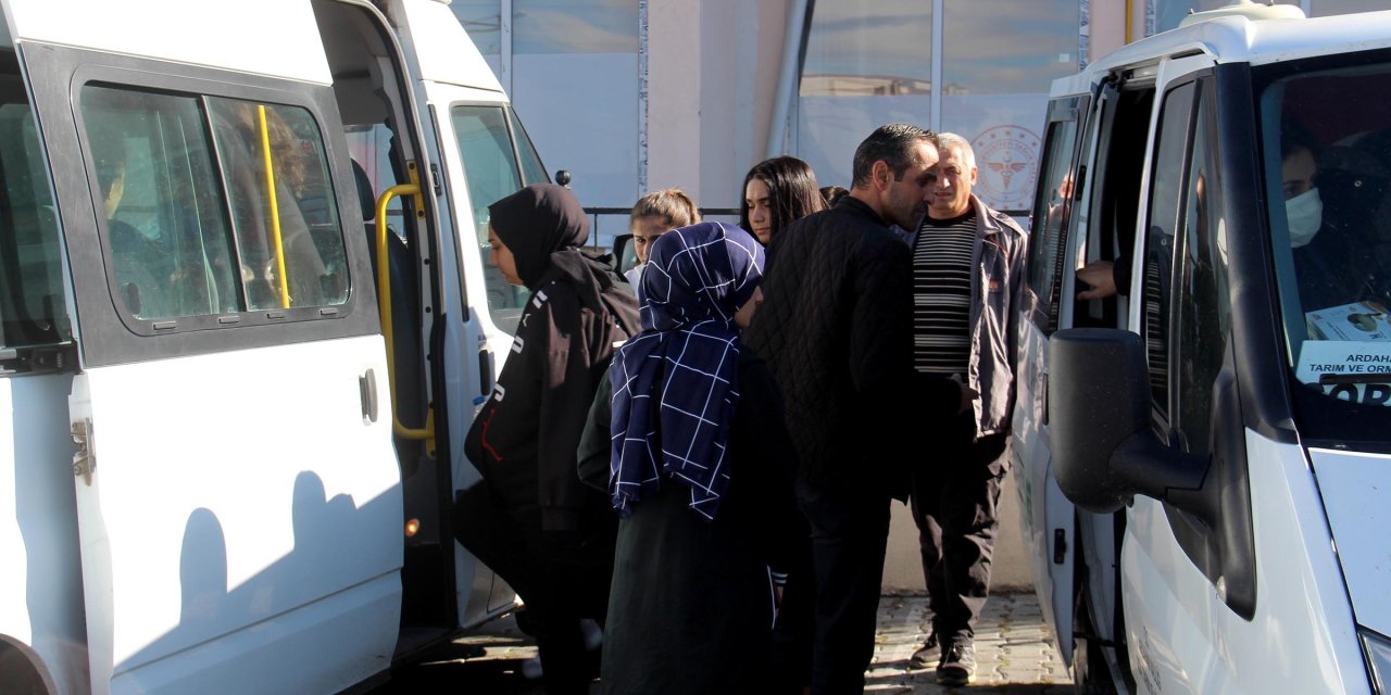 Yurtta kalan 25 liseli zehirlenme şüphesiyle hastanelik oldu