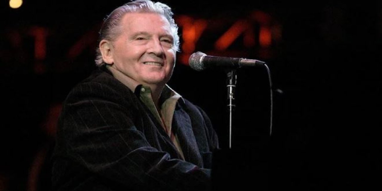 Efsane müzisyen Jerry Lee Lewis yaşamını yitirdi