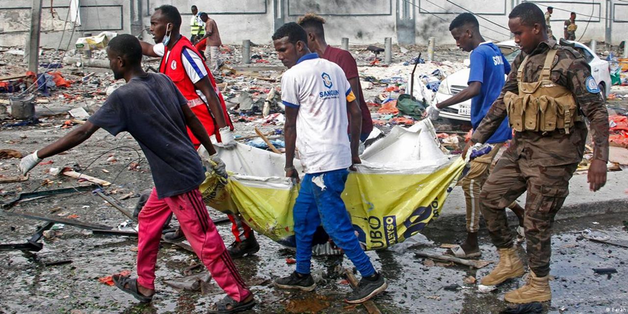 Somali'deki çifte saldırıda 100 kişi hayatını kaybetti