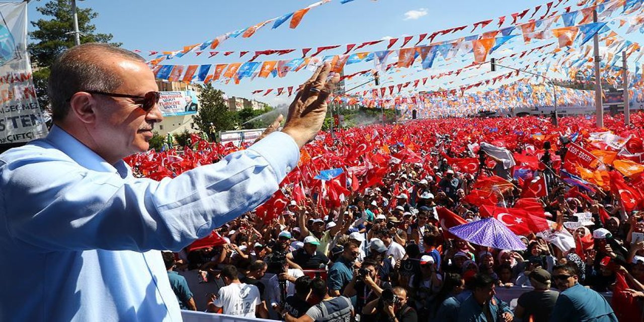 Erdoğan'ı Gaziantep'te karşılamaya gidecek öğrencilere 'eşofman' vaadi