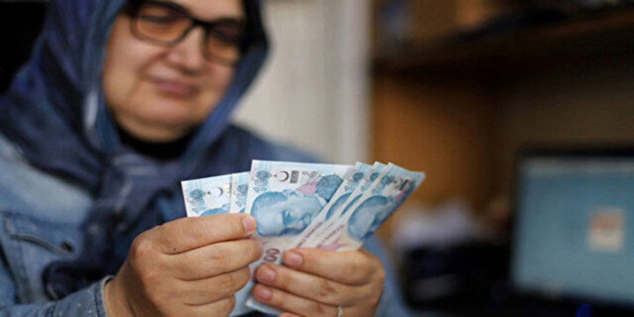 Emeklilerden Erdoğan'a mektup: Söz verildiği gibi en az yüzde 25 + 4 bin lira seyyanen zam istendi