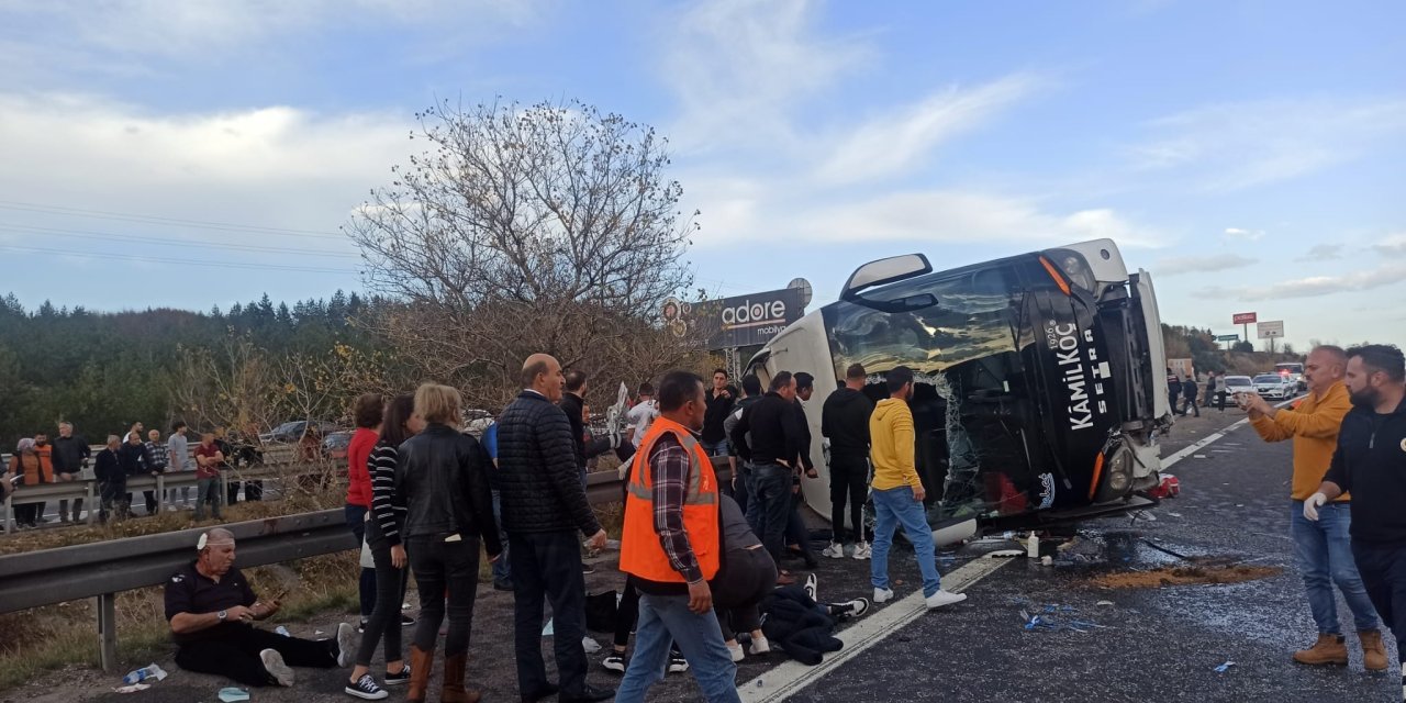Bolu’da yolcu otobüsü devrildi: 3 ölü, 16 yaralı