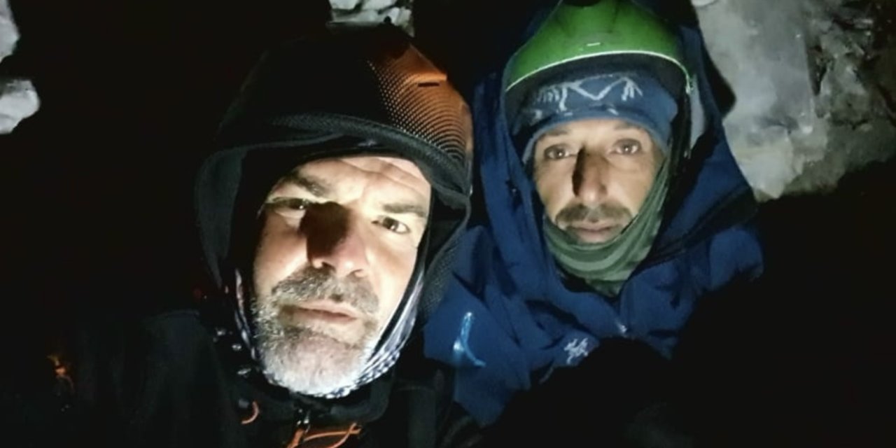Yanlış rota seçtiler: Uludağ'da mahsur kalan iki yamaç paraşütçüsü kurtarıldı