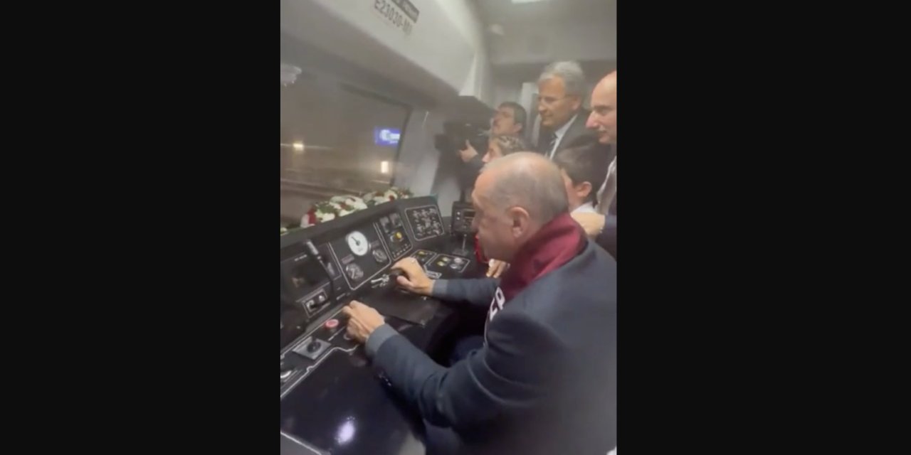 Erdoğan, Gaziray'ı kullanırken çocuklarla şarkı söyledi!