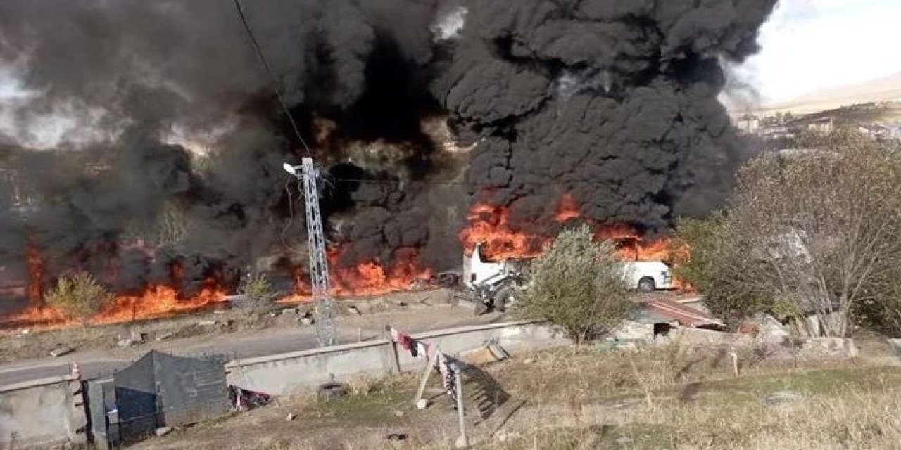 Kamyonla çarpışan yolcu otobüsü alev alev yandı: 7 ölü 11 yaralı