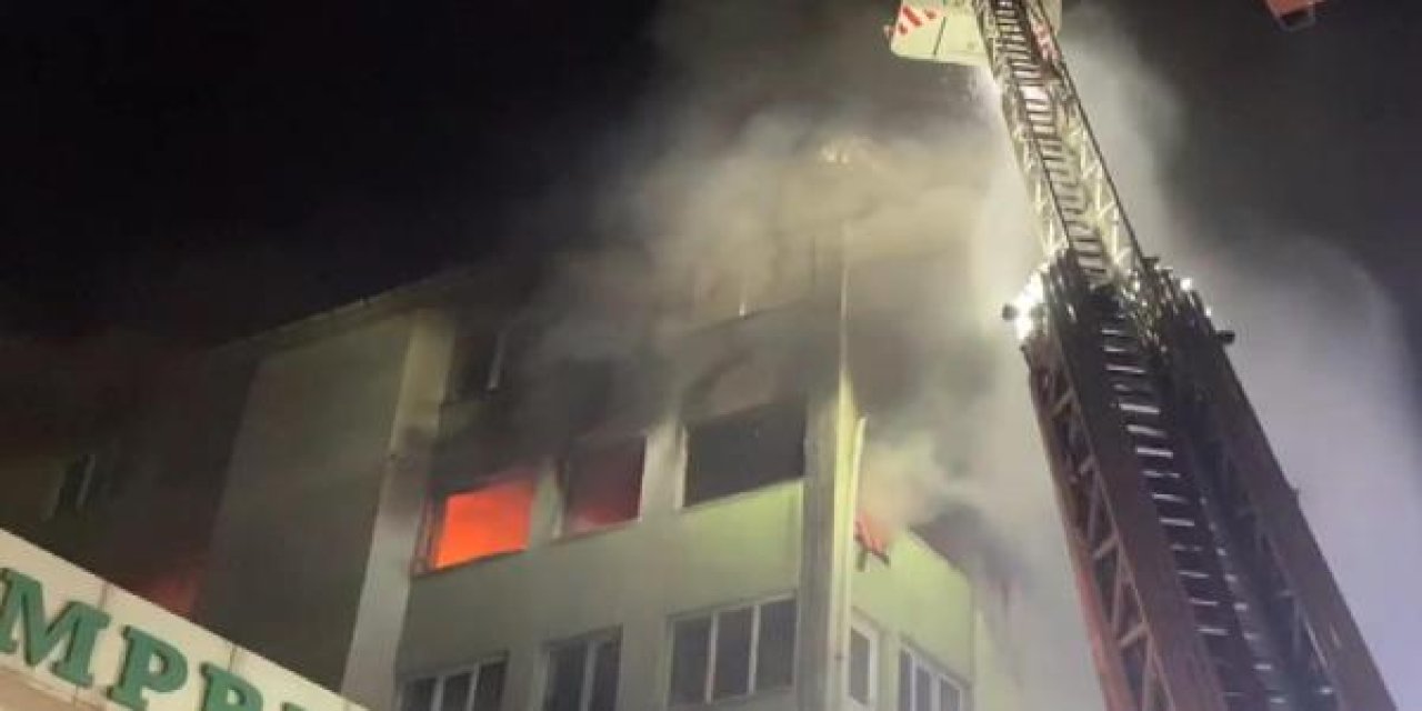 Başakşehir'de ayakkabı imalathanesinde yangın