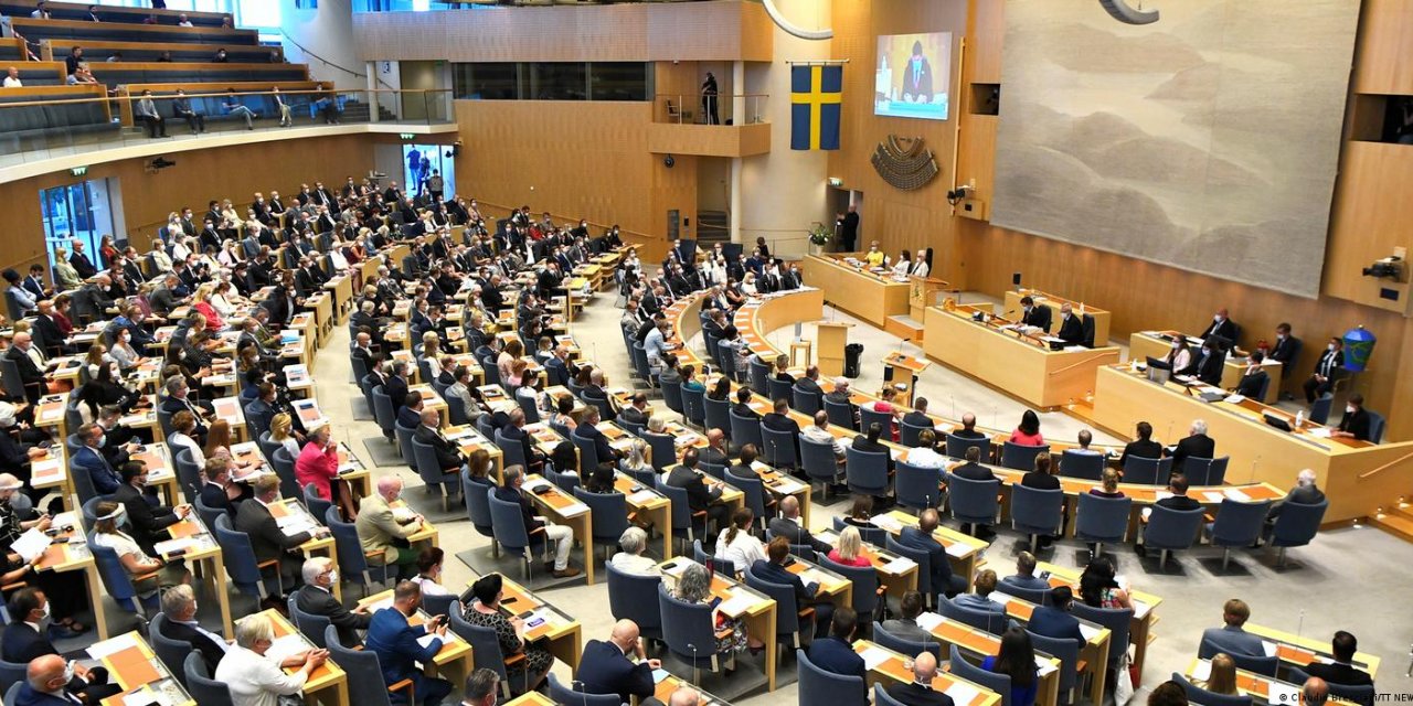 İsveç Ankara'nın talepleri için anayasayı değiştiriyor