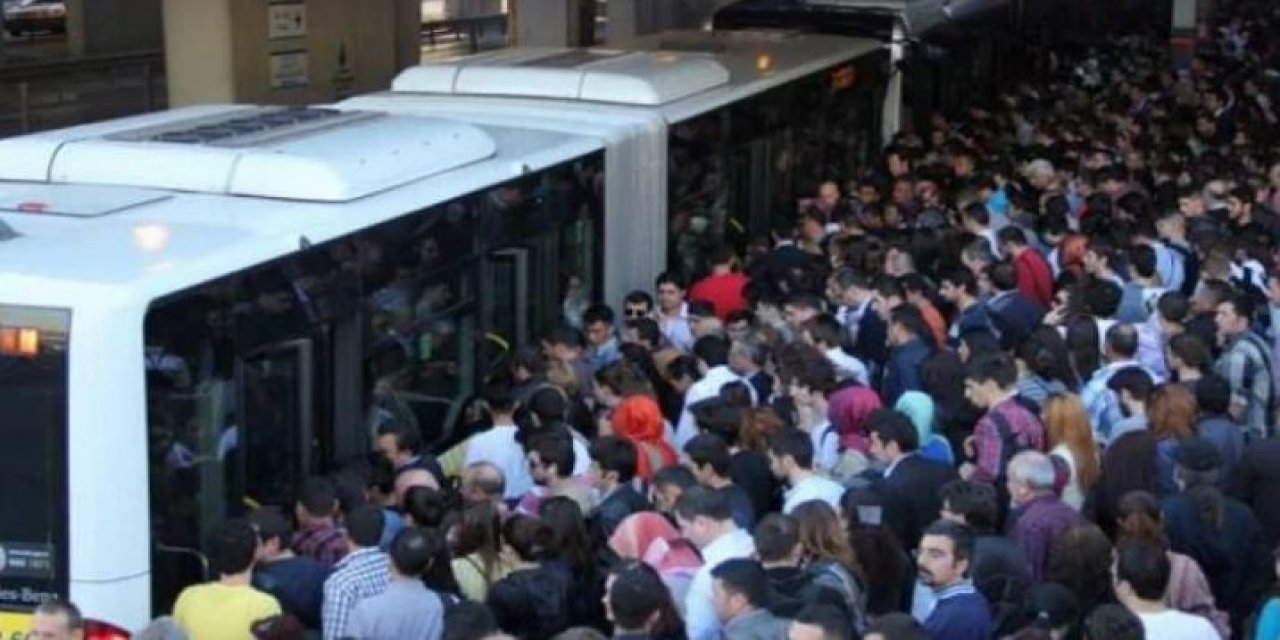 Metrobüste tacize linç girişimi