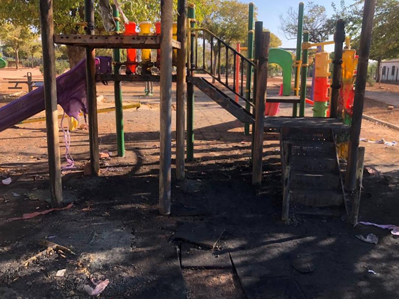 Kilis’te çocuk parkı ateşe verildi
