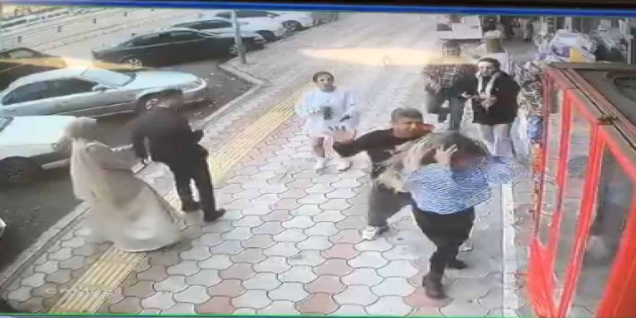 Sokak ortasında iki kadına saldıran erkek gözaltında