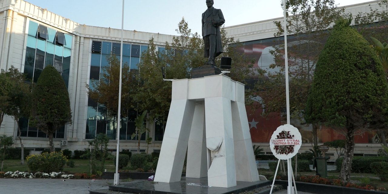 Atatürk Anıtı'na balyozlu saldırı şüphelisi tutuklandı