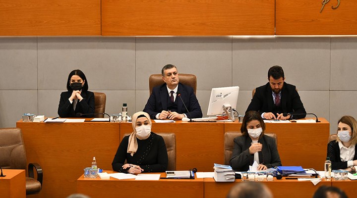 Esenyurt Belediye Meclisi: Şiddet gören kadınlara avukat desteği AKP ve MHP oylarıyla reddedildi