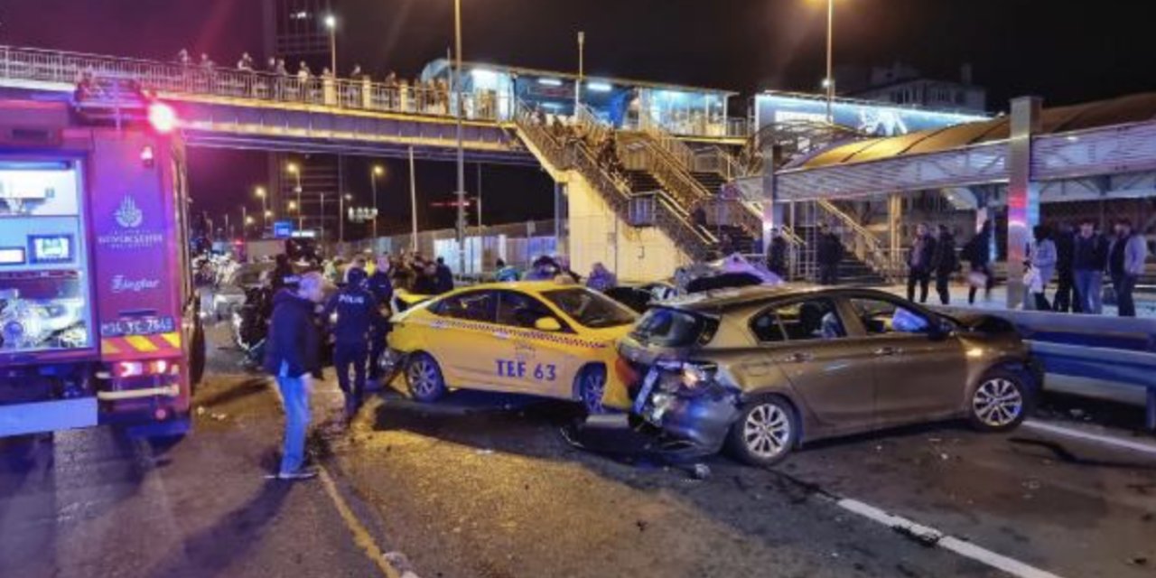 Mecidiyeköy'de 13 araç zincirleme kaza yaptı