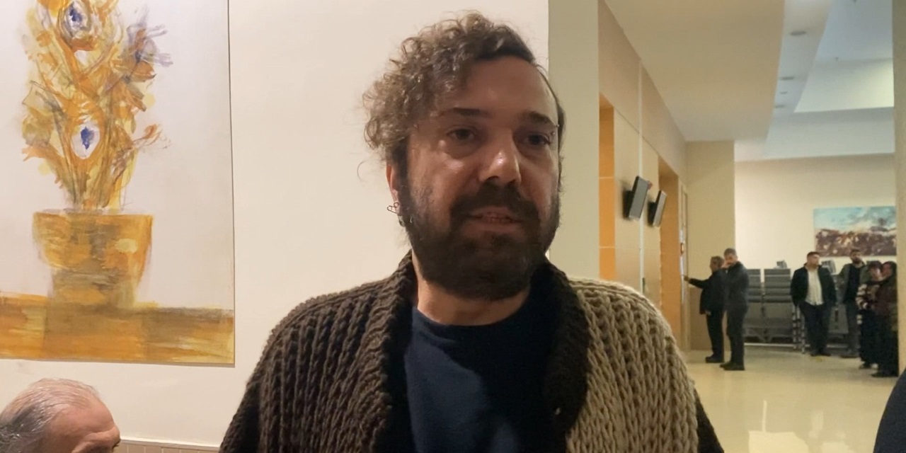 Komşusuna hakaret etmekle suçlanan Halil Sezai'ye hapis cezası