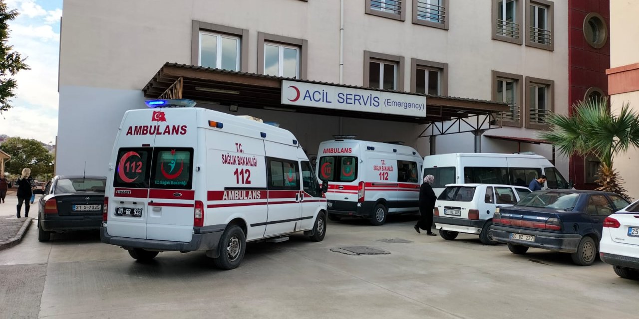 Osmaniye'de 23 öğrenci zehirlenme şüphesiyle hastanelik oldu