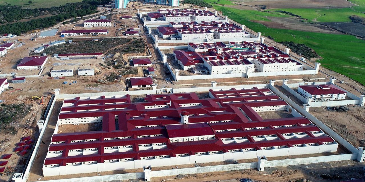 Son bir yılda cezaevlerinde 73 kişi hayatını kaybetti