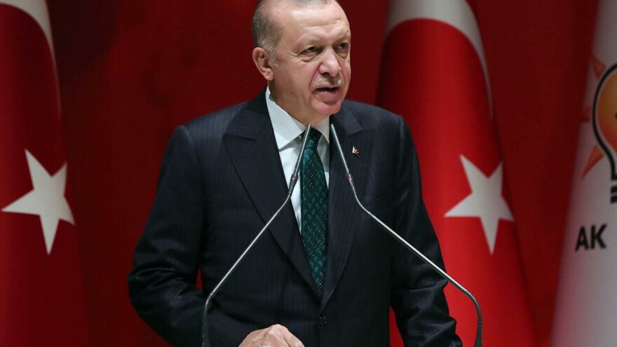 Erdoğan'dan muhalefete: Gavurun kılıcını sallayarak üzerimize gelenleri gördükçe üzülüyoruz"