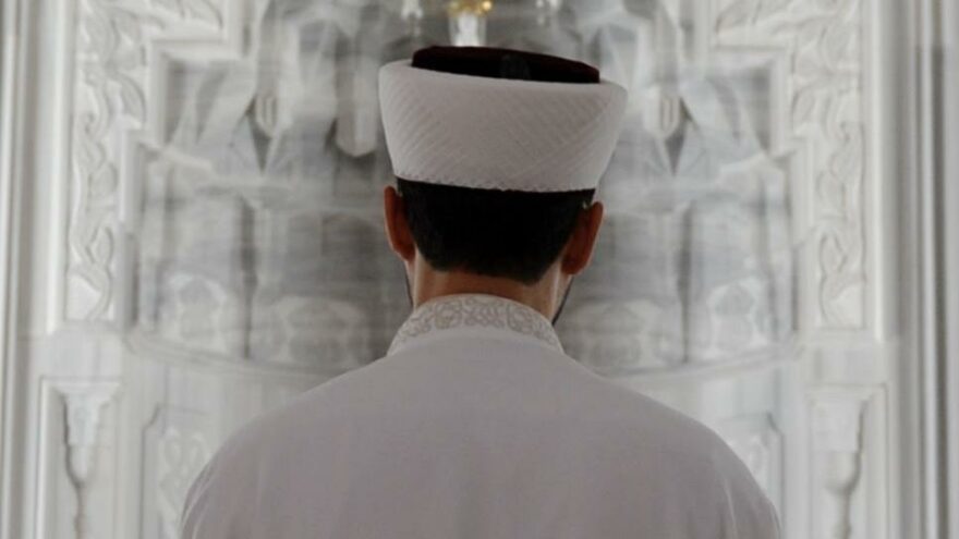 'Camide basılan imam'la ilgili valilikten açıklama: Görevine son verildi