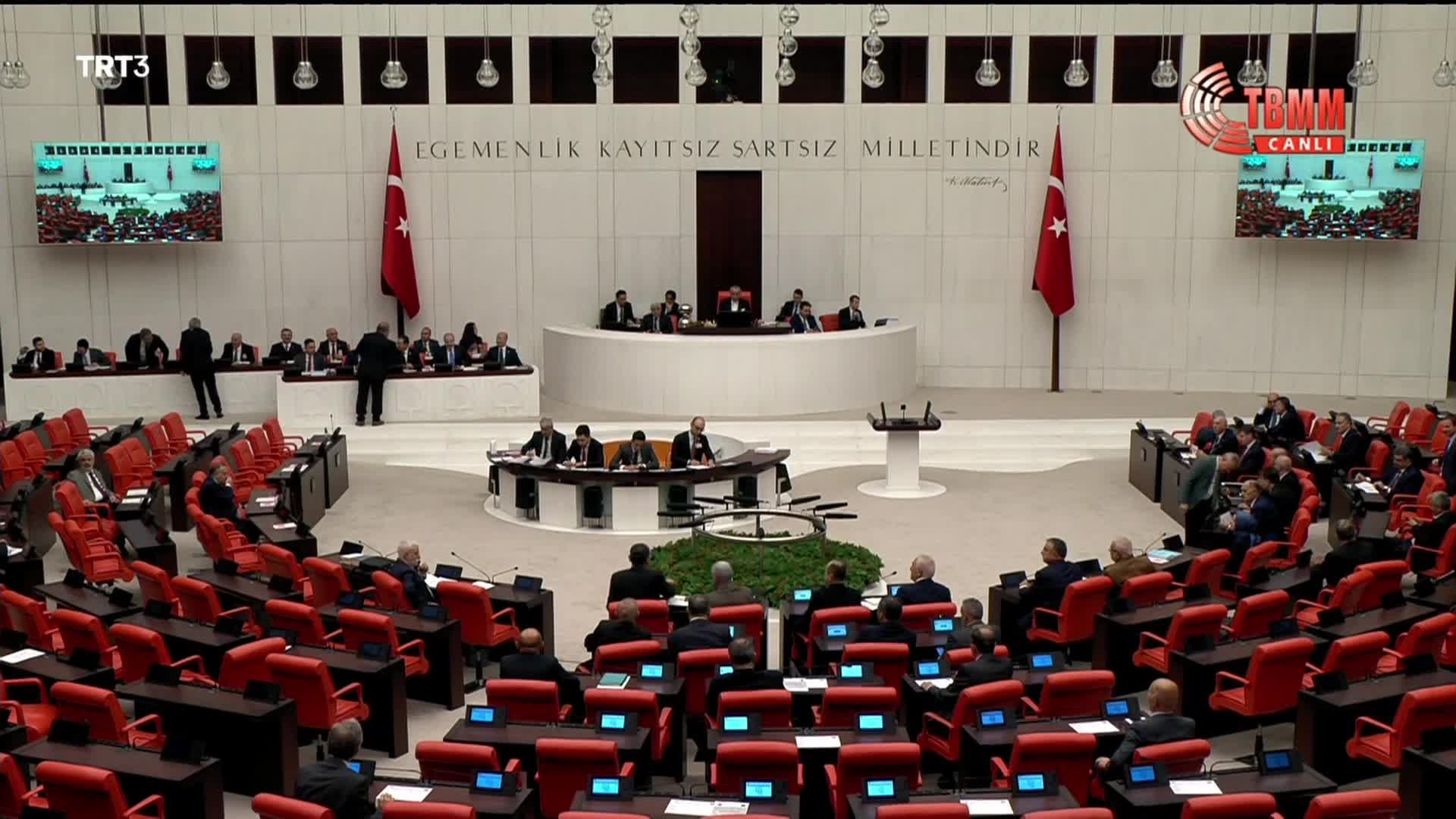 Sözleşmeli kadro tasarısından 'mazeret izni' eziyeti çıktı