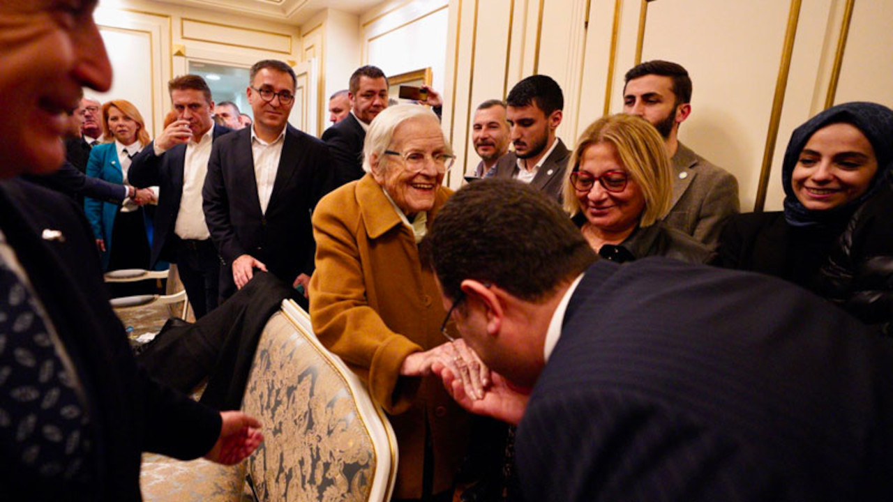 104 yaşındaki Prof. Nermin Abadan’dan İmamoğlu’na destek ziyareti