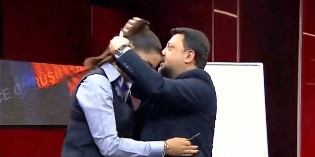 CNN Türk’te Hande Fırat ve Melik Yiğitel, İmamoğlu ve Akşener’in sarılma anını canlandırdı