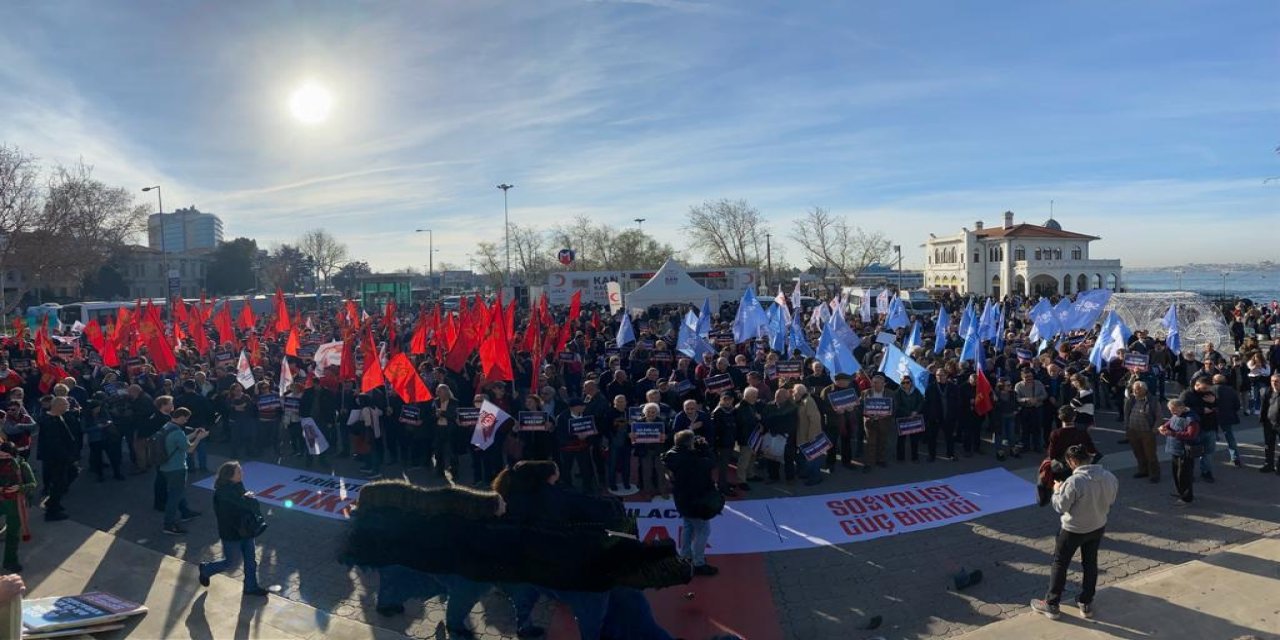 Cemaatte cinsel istismar Kadıköy'de protesto edildi, provokasyon girişimi yaşandı