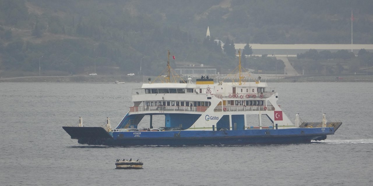 Bozcaada ve Gökçeada'ya yarınki feribot seferleri iptal edildi