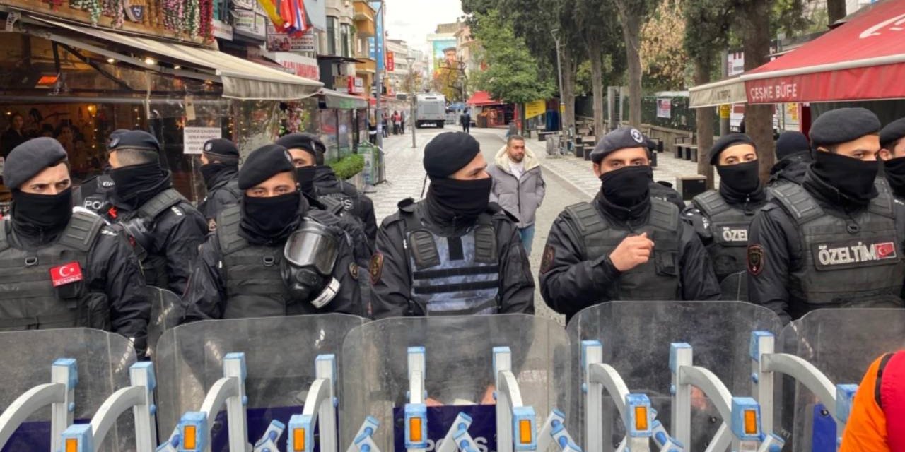 İstanbul Valiliği: Kadıköy'de 87 kişi gözaltına alındı