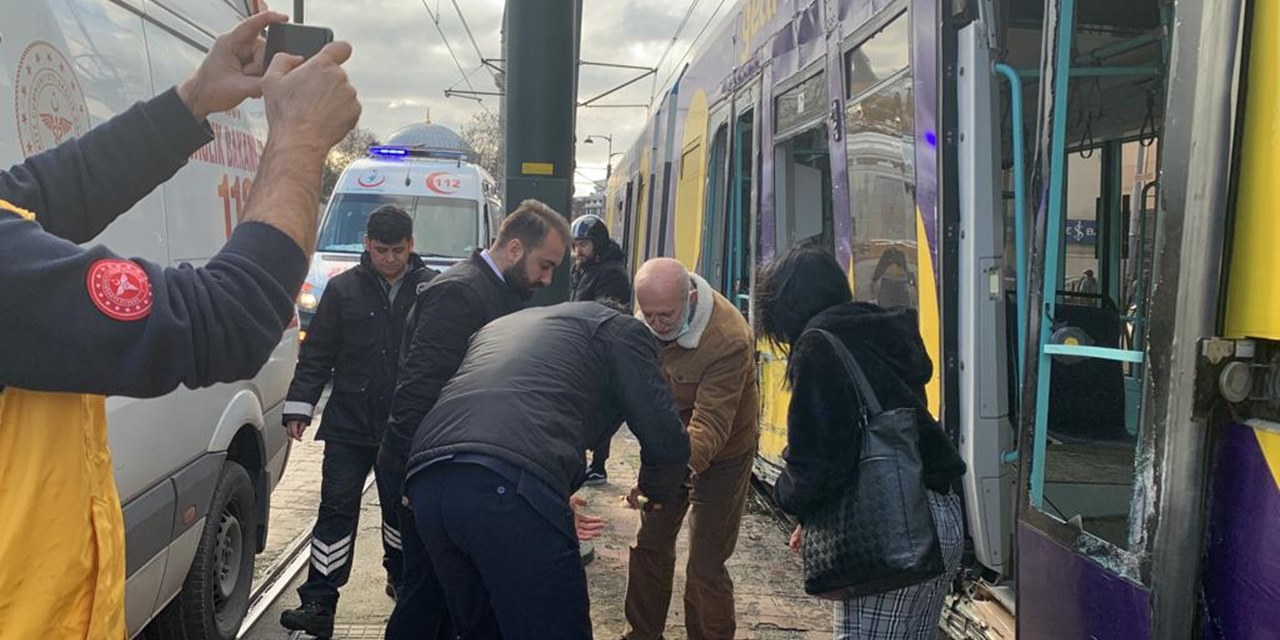 Kabataş'ta tramvay raydan çıktı: Dört kişi yaralandı