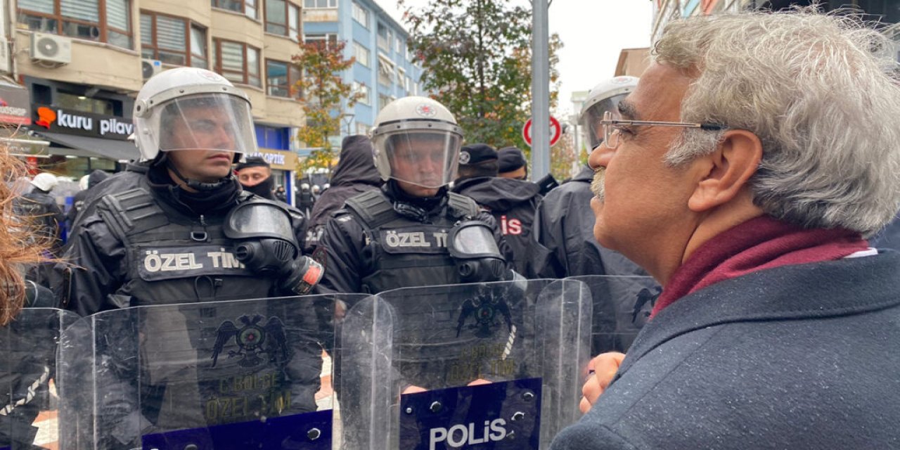 CHP'li Özgür Özel: HDP eş genel başkanlarına yapılan abluka sivil siyasete alan bırakmamaktır