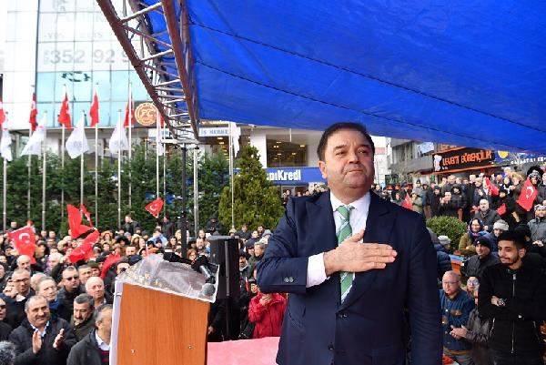 Vekillere hediye gönderen CHP'li belediye başkanına işçilerden tepki:  'Önce bize eldiven sağlayın'