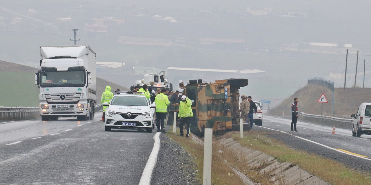 Diyarbakır-Silvan yolunda zırhlı araç devrildi: 6 asker yaralandı