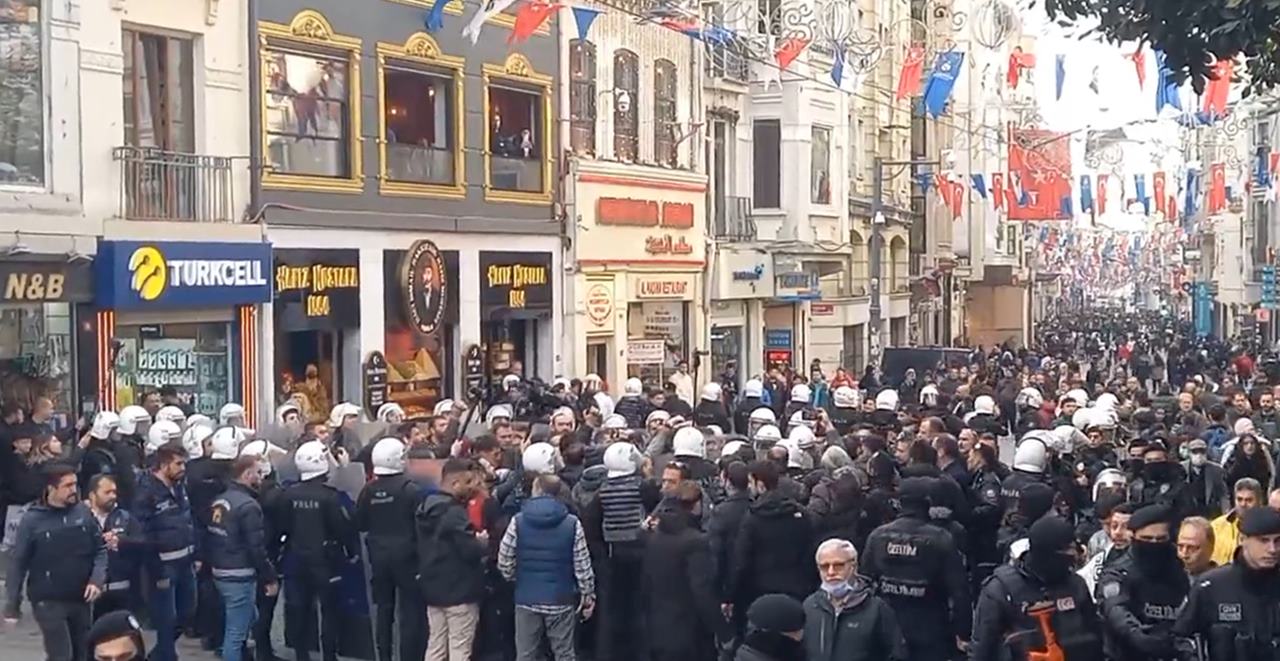 İstanbul'daki 'Paris eylemi'nde 18 gözaltı