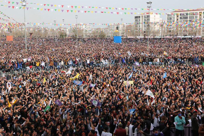Gençlik ve Siyaset 4 / "HDP'de ünvanlar yok, gençlerin parti yönetiminde kotası var"