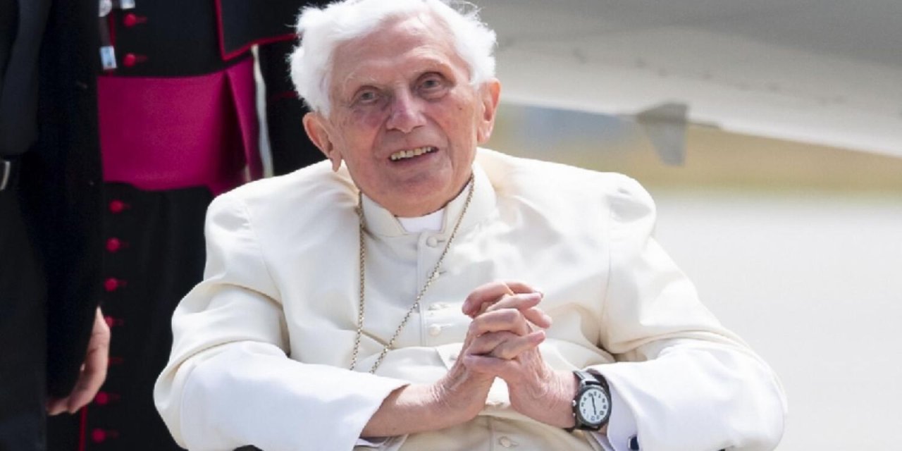 Eski Papa'nın ölümü sonrasında liderlerden taziye mesajları