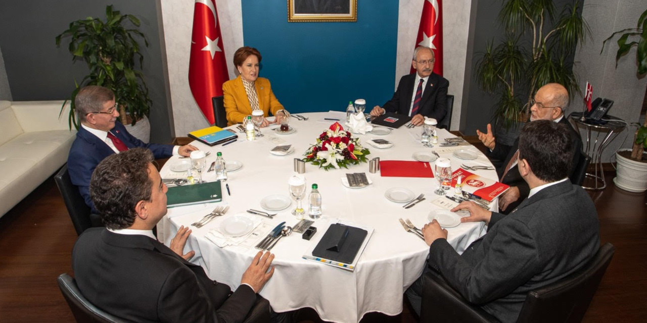 Davutoğlu'ndan altılı masa toplantısı öncesi liderler turu