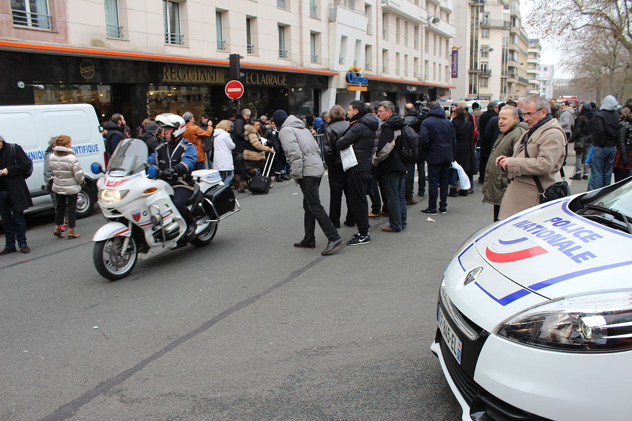 İran'dan Fransa'ya Charlie Hebdo tepkisi: Sınırı aşmayın