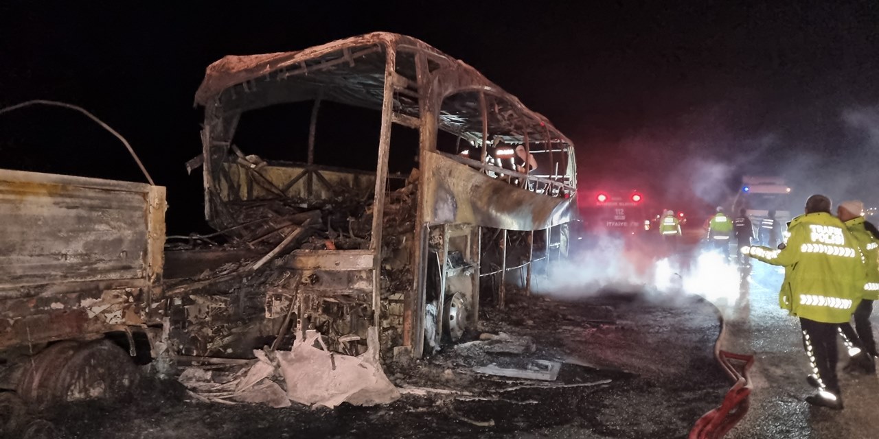 Mersin'de askeri personel taşıyan otobüs kaza yaptı: Üç kişi hayatını kaybetti