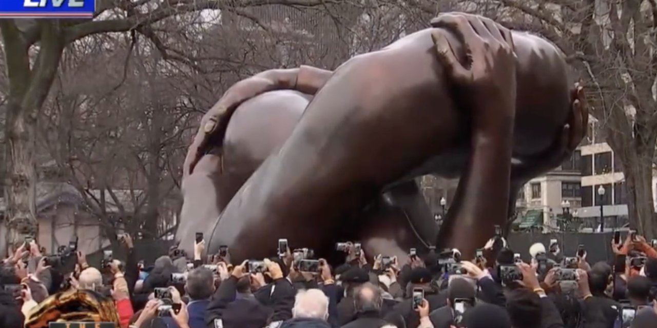 Sosyal medyada gündem oldu: 10 milyon dolara mal olan Martin Luther King heykeli penise benzetildi