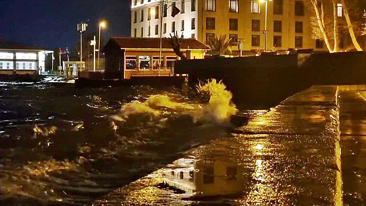 İstanbul'da lodos: Şehir Hatları seferleri iptal