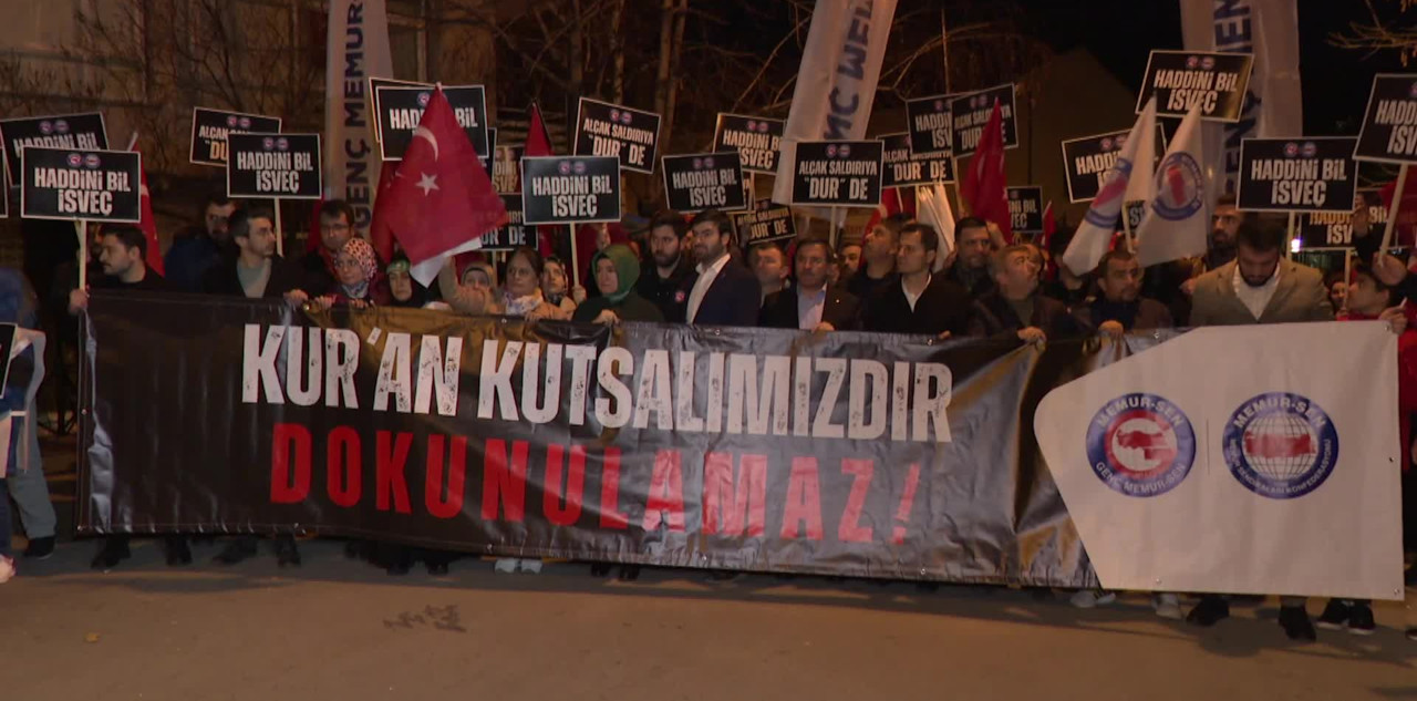 İsveç'te Kuran yakılması Ankara'da konsolosluk önünde protesto edildi