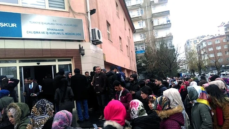 Diyarbakır'da 4 aylık geçici iş için 24 saatte 25 bin başvuru: Sistem kilitlendi
