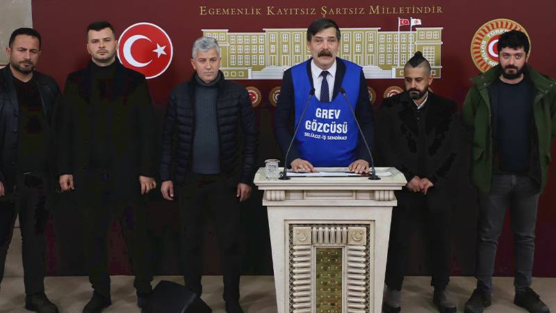 Erkan Baş, grevdeki Kartonsan işçileriyle TBMM'de basın toplantısı düzenledi: Bu sefalet ücretini kabul etmiyoruz