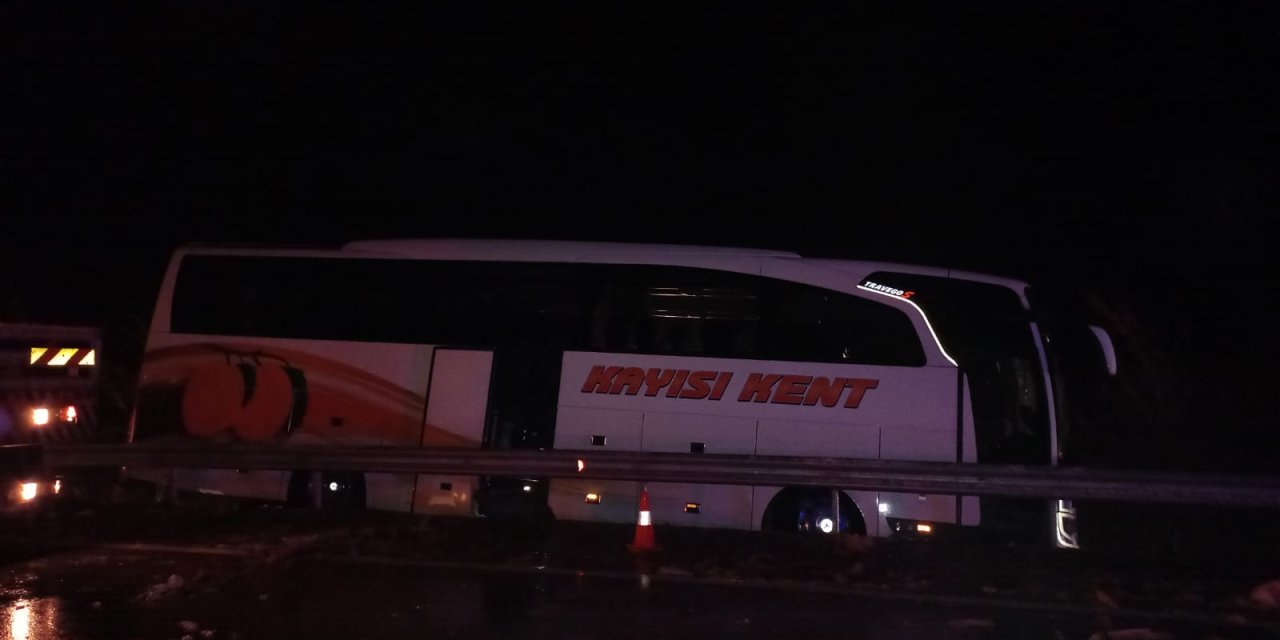 Kayseri'de yolcu otobüsü şarampole devrildi: 3 kişi hayatını kaybetti