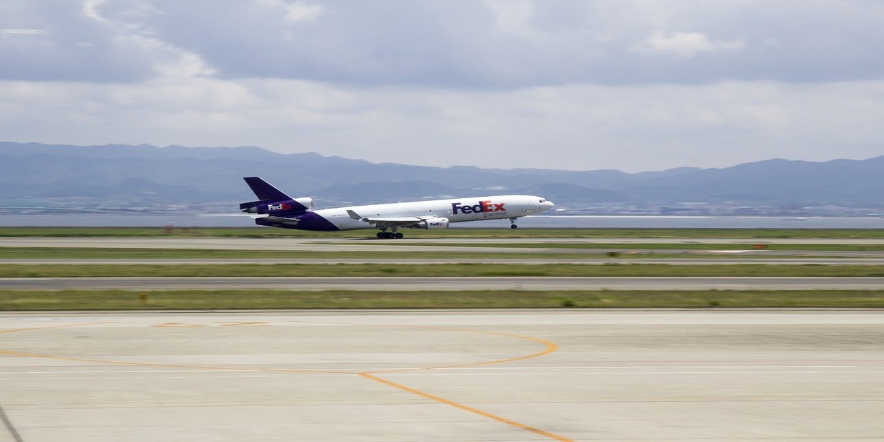 Kargo devi FedEx, çalışanların yüzde 10'unu işten çıkardı