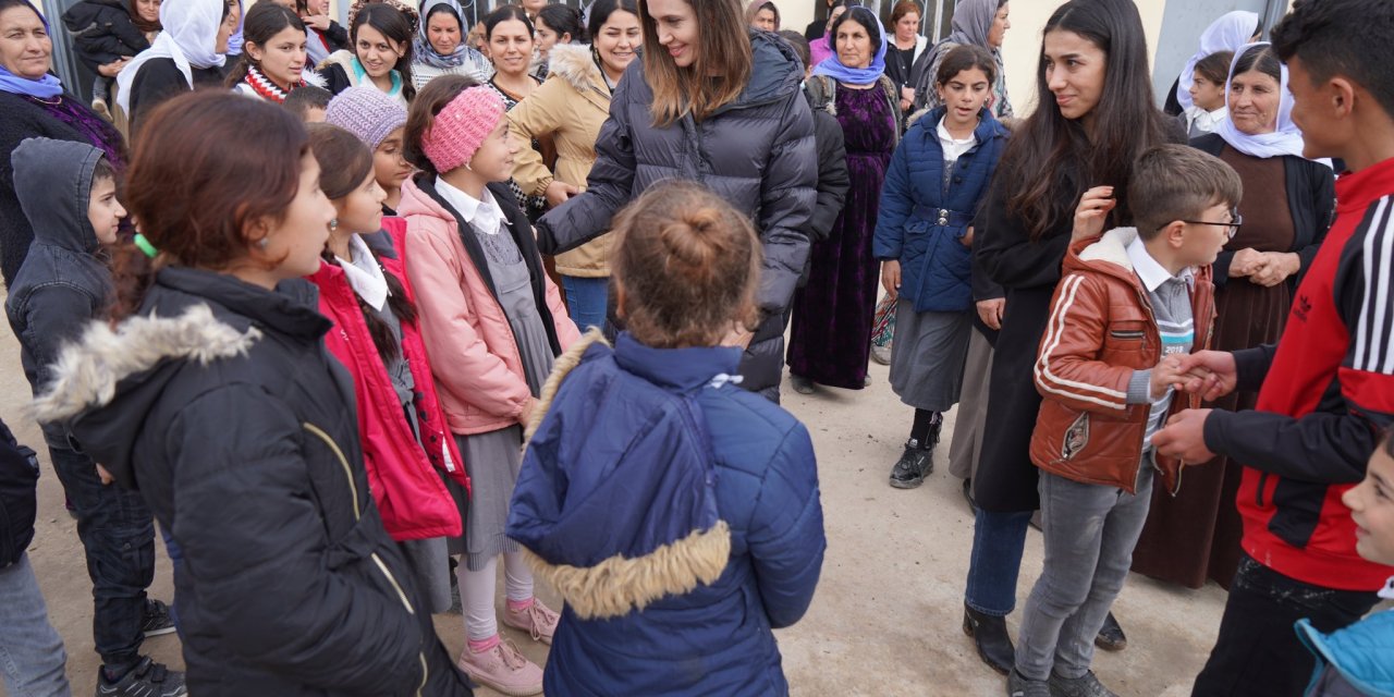Nadia Murad ve Angelina Jolie Şengal’i ziyaret etti