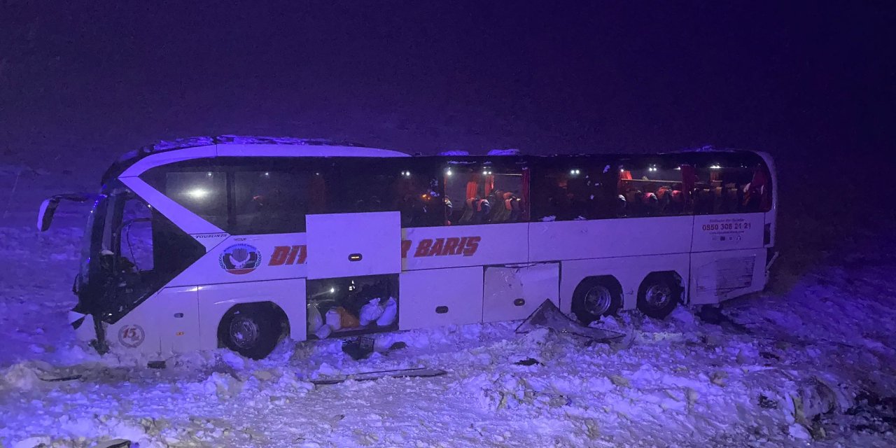 Diyarbakır'da yolcu otobüsü devrildi! Dördü ağır çok sayıda yaralı